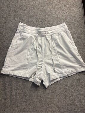 Lululemon Dance Studio High-Rise Short 3.5"